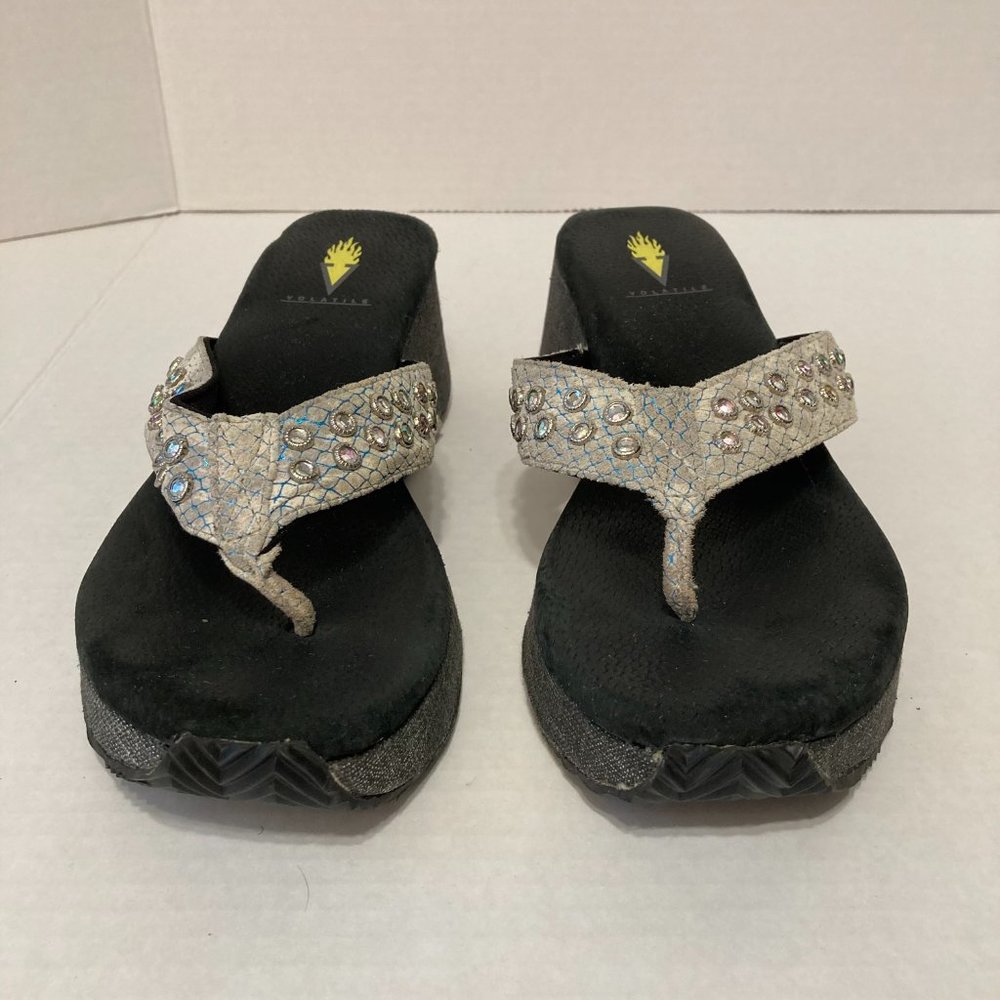 Volatile Rhinestone Thong Sandals Flip Flops Gray - Picture 2 of 9